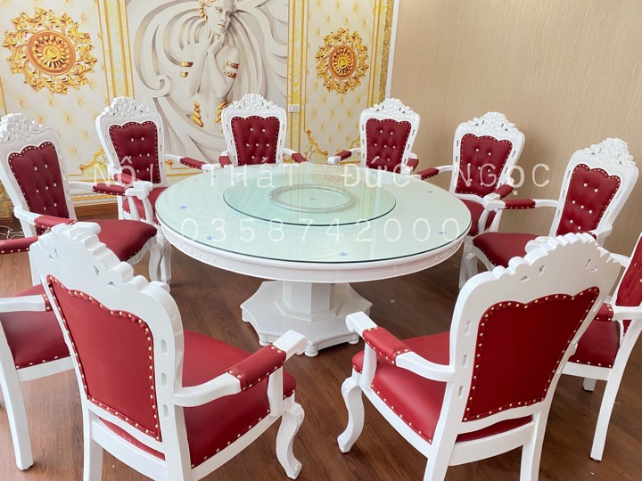 Bộ bàn ăn tròn mâm xoay, ghế tân cổ điển trắng bọc da đỏ do xưởng Đức Ngọc sản xuất