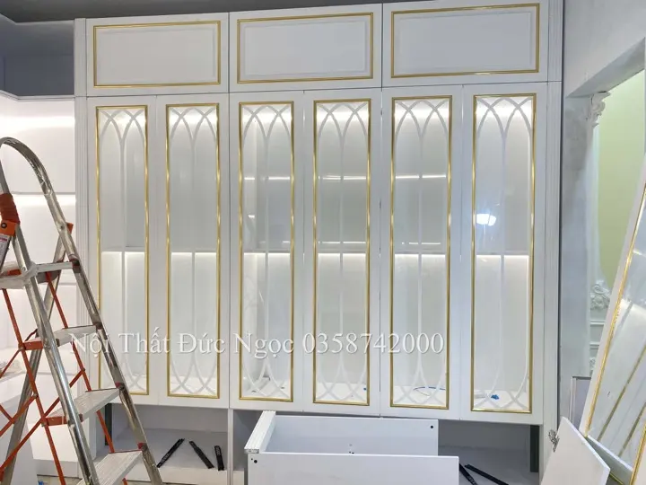 Tủ áo phào chỉ mạ vàng tân cổ điển gia công sắc nét DN-TA-06 xưởng Đức Ngọc