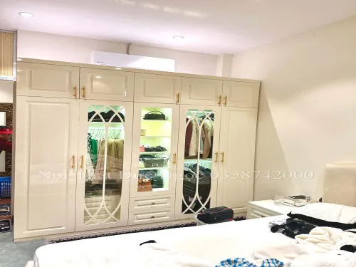 Tủ áo kịch trần cánh vòm màu kem kết hợp đợt trưng bày túi xách DN-TA-11 xưởng Đức Ngọc
