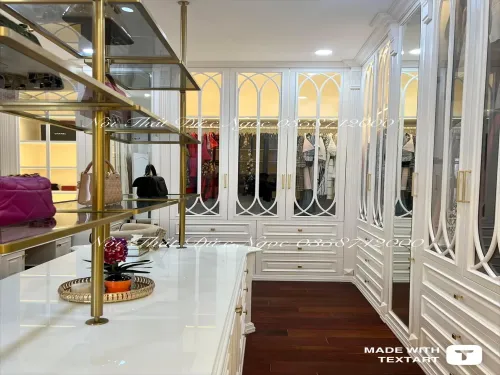 Hệ Walk-in Closet tân cổ điển màu trắng hoàng gia có phào nóc DN-WC-04 xưởng Đức Ngọc